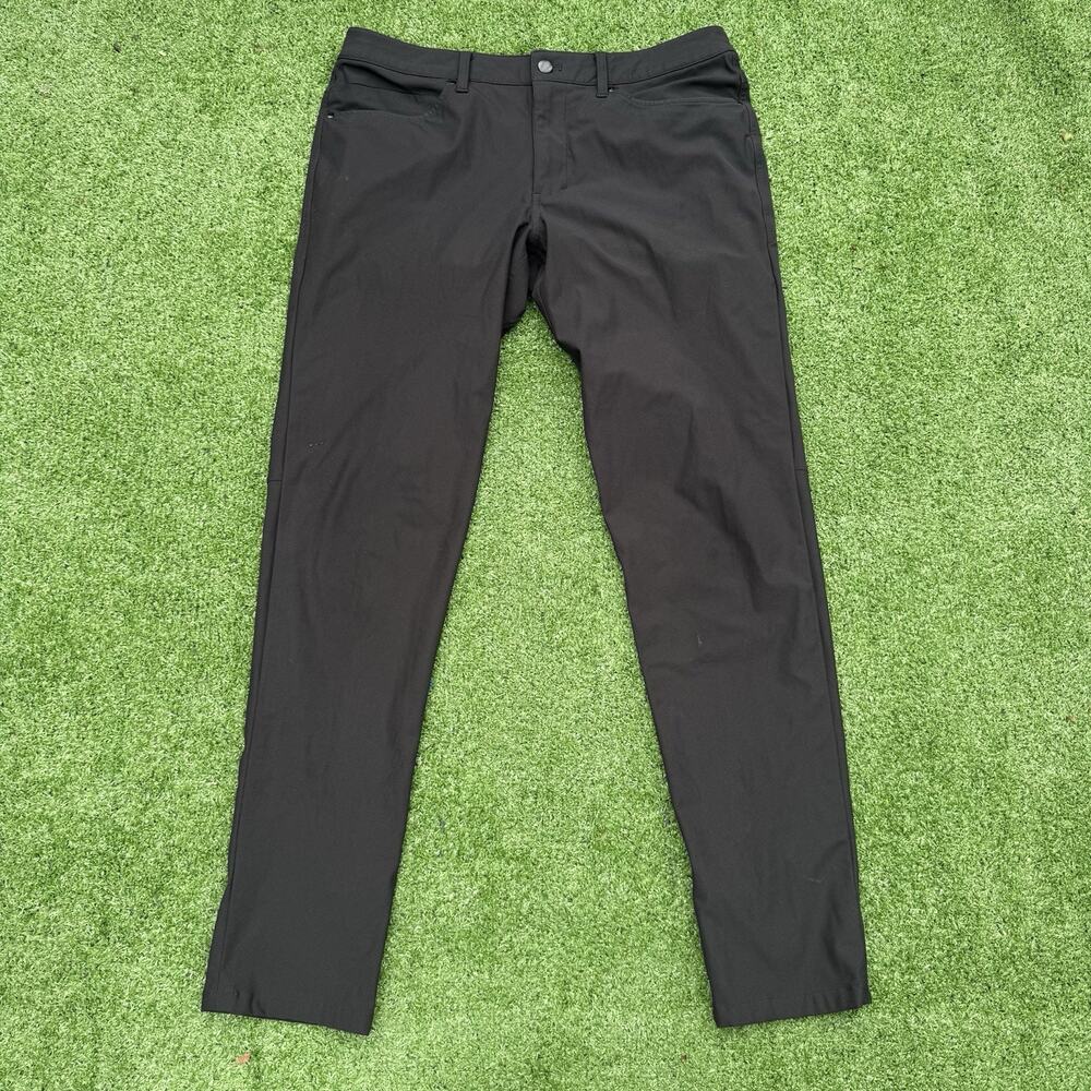Lululemon Men's Commission ABC Pants Black Size 33x30 Slim Fit Tapered Leg